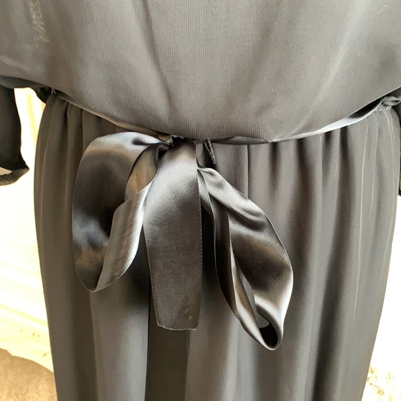 Jessica Howard cold shoulder sleeve dress - Picture 4 of 8